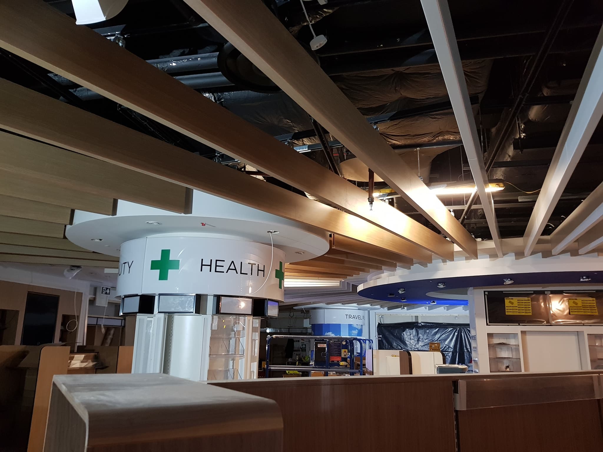 WHSmith Heathrow Airport — MF curved ceiling installation