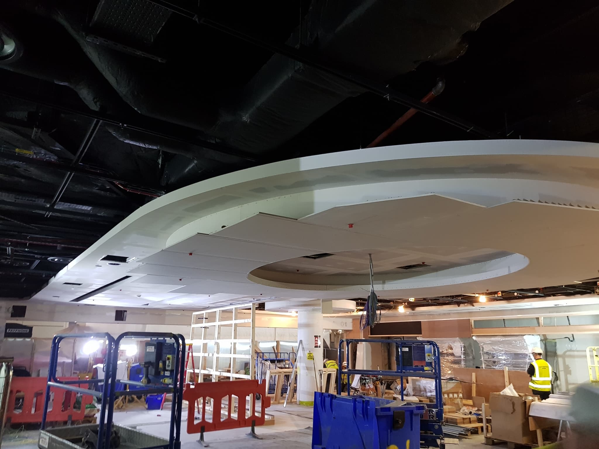WHSmith Heathrow Airport — MF curved ceiling installation